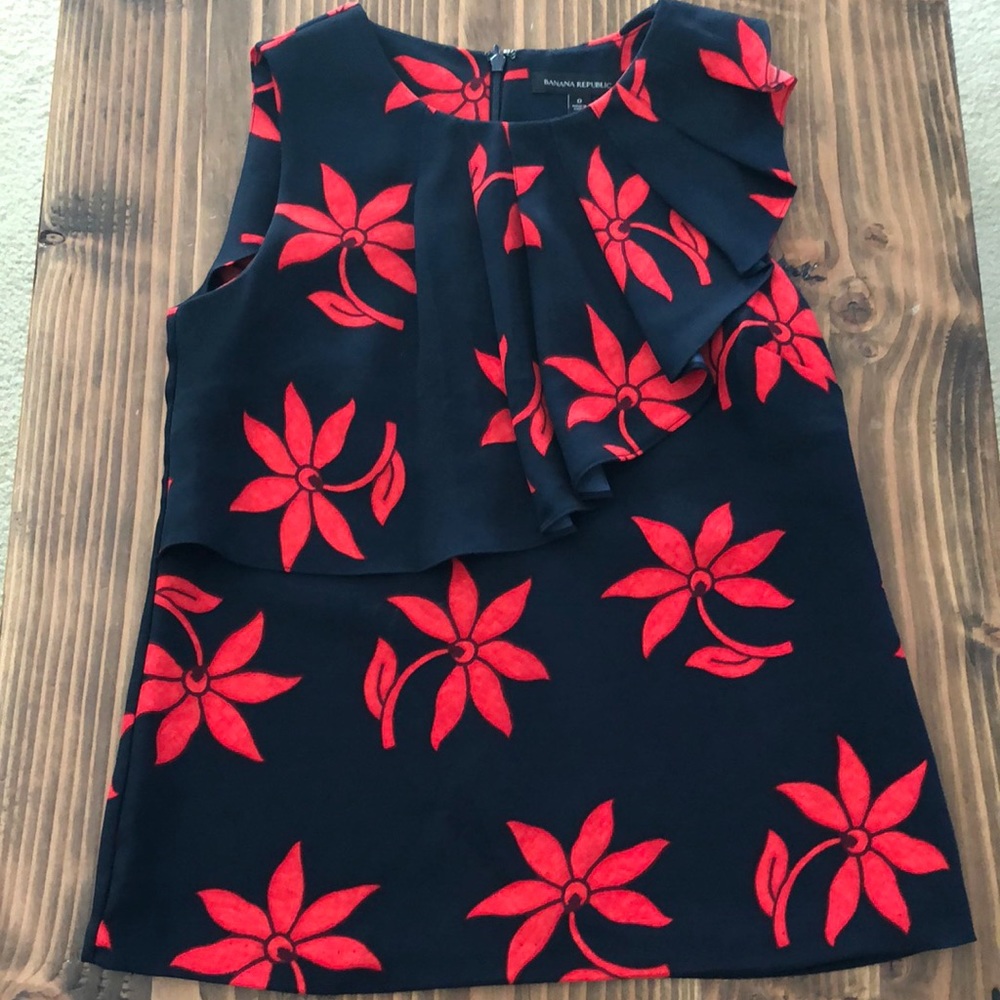 Banana Republic sleeveless floral blouse